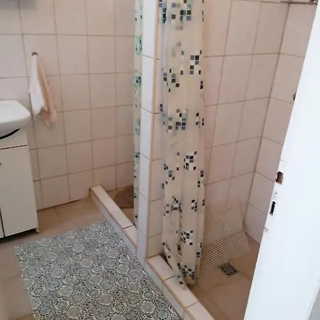 Malomtavi Vendeghaz Тапольца
