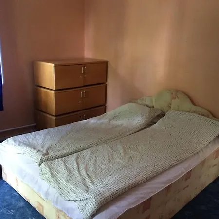 Malomtavi Vendeghaz Апартаменты *