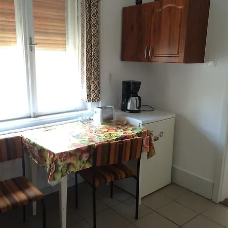 Malomtavi Vendeghaz Apartment Tapolca