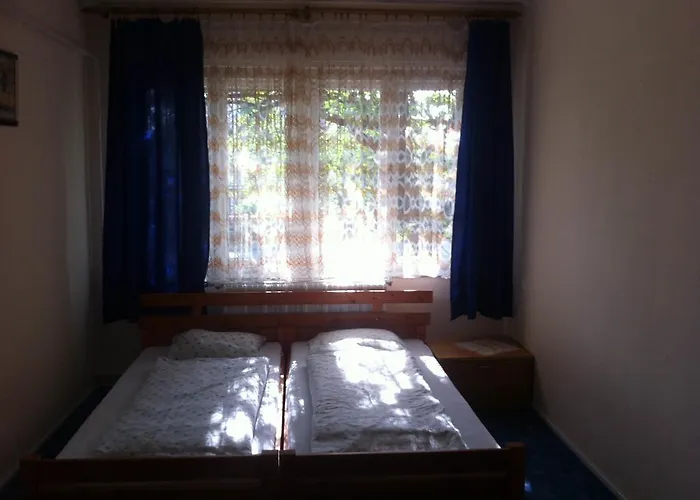 Malomtavi Vendeghaz * Tapolca